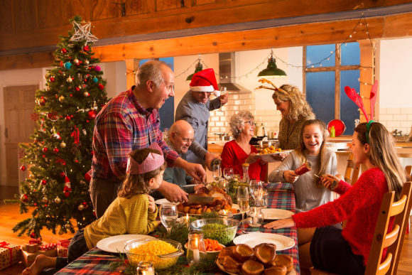 El método de las tres T que siempre funciona para lidiar con los conflictos en las cenas familiares de Navidad