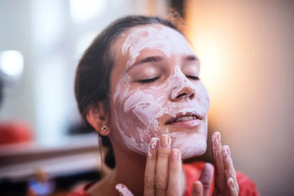 Beneficios de la mascarilla de miel y bicarbonato para eliminar manchas en la cara